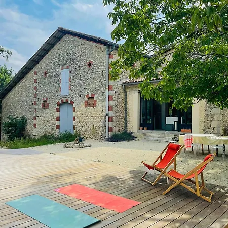 Family With Pool Near Lectoure Saint-Clar